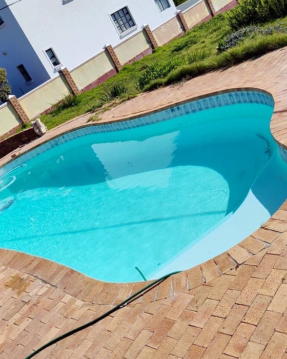 Pool systems work, a maintenance client